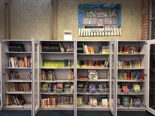 bücherschrank